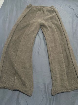 Pantalón y jersey de lana marrón