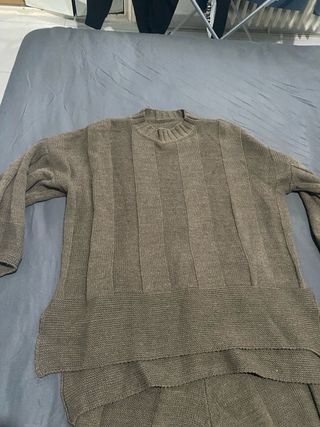 Pantalón y jersey de lana marrón