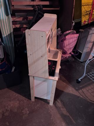 Cocinita de juguete de madera