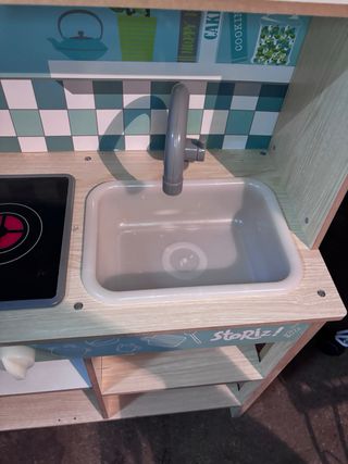 Cocinita de juguete de madera