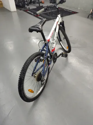 Bicicleta 24 Aluminio 18 velocidades