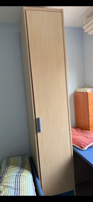 Armario de dormitorio madera claro