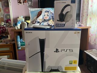 Consola PS5 + Auriculares Gaming Trust + soporte