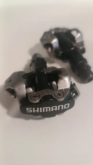 Pedales Shimano P520