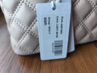 Bolso Guess acolchado nuevo y original