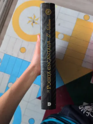 2 libros: Crónicas del Reino de la Fantasía 1 y 2