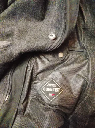 Chaquetón de hombre gris y negro