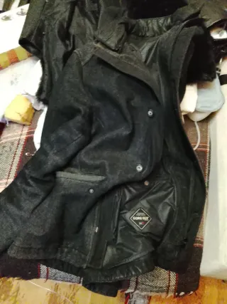 Chaquetón de hombre gris y negro