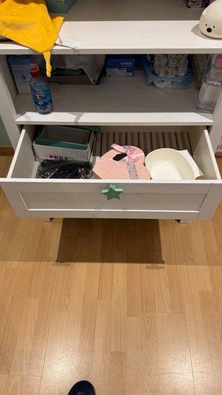 Cambiador con cajones y estrellas Ikea