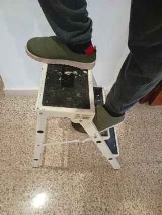 Escalera metálica plegable