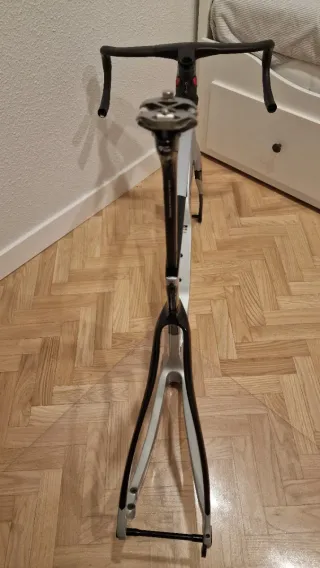 Cuadro Pinarello F Dogma y Manillar Talon