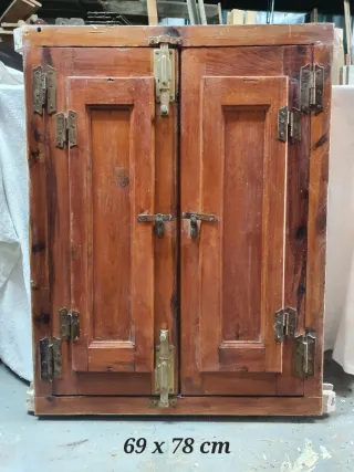 Ventana madera 69x78 cm con reja
