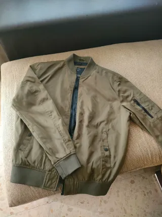 Cazadora bomber hombre verde oliva