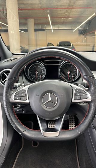 Precioso Mercedes-Benz GLA 200 AMG