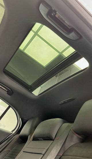 Precioso Mercedes-Benz GLA 200 AMG