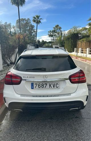 Precioso Mercedes-Benz GLA 200 AMG
