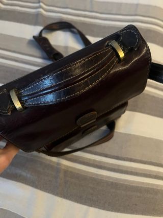 Bolso de piel marrón