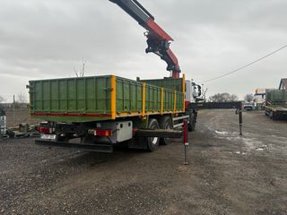 Camión Iveco 6x4 con grúa PK44.000