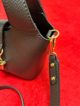 Bolso de piel marrón