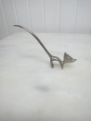 Sortijero gato metal cola larga