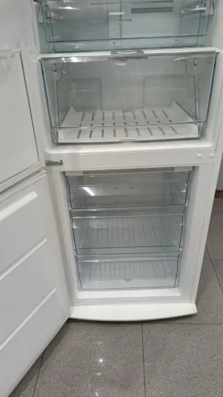 Oferta pack Nevera marca ELECTROLUX altur 2 metro