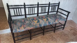 Banco y 4 sillas madera oscura tapizado