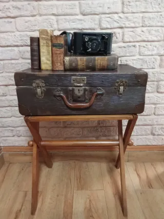 Maleta antigua años 30/40+ mesa plegable auxiliar