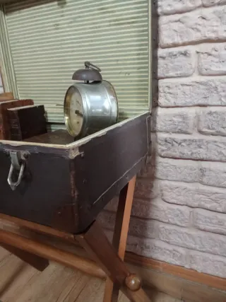 Maleta antigua años 30/40+ mesa plegable auxiliar