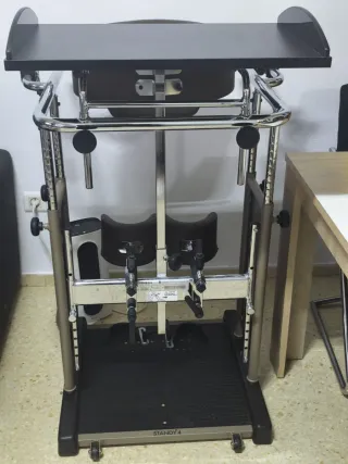 Bipedestador adulto. Impecable.