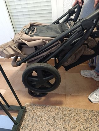 Sillita de paseo color beige