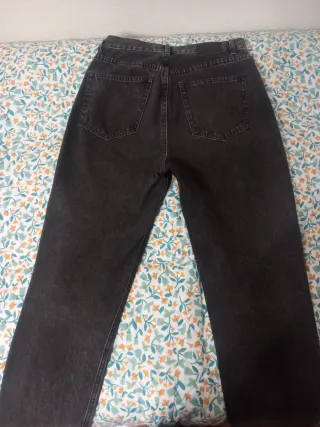 Pantalón vaquero gris mom fit Pull&Bear