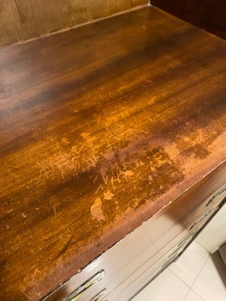 Mueble de madera con cajones