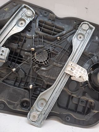 ELEVALUNAS DELANTERO IZQUIERDO KIA CEED (3)