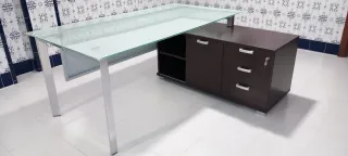 Mesa de oficina cristal y madera
