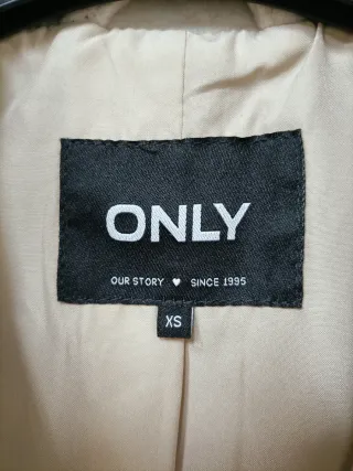 Chaqueta cruzada Only beige