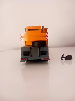 Gru Liebherr 1070 Conrad 1:50