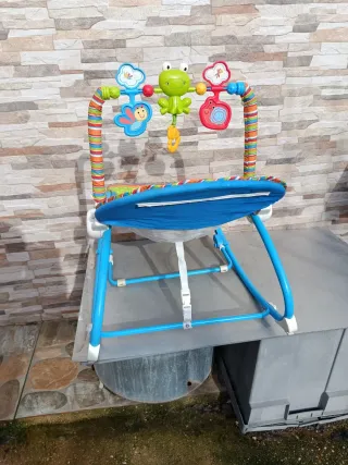 Balancín vibratorio y musical para bebé
