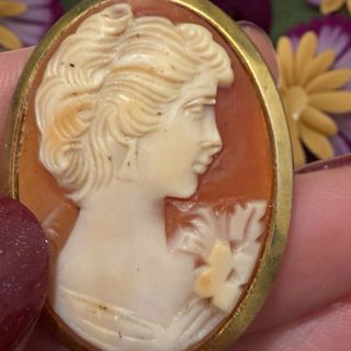 Antico cammeo conchiglia placcato oro