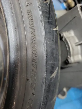 Neumáticos Dunlop Qualifier Delantero y Trasero