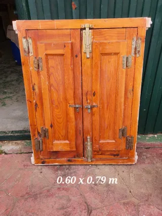 Ventana madera 60x79cm con reja