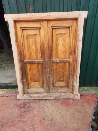Ventana madera 60x79cm con reja