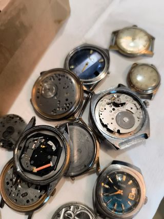 Lote di orologi per ricambi