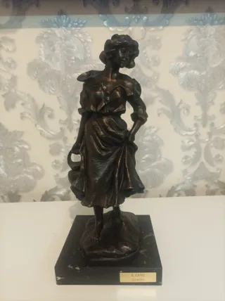 Escultura Bronce Mujer Mármol