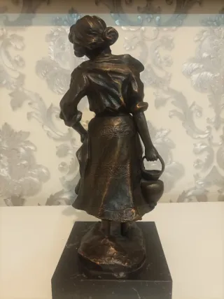 Escultura Bronce Mujer Mármol