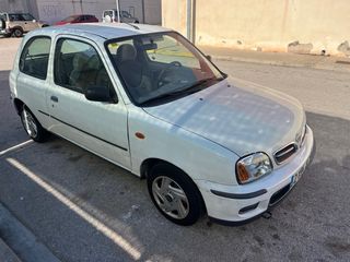 Nissan  Micra 2001