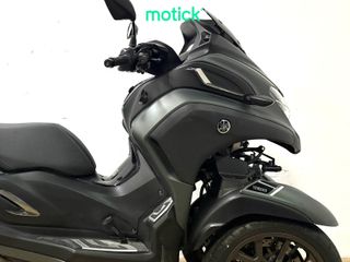 YAMAHA TRICITY 300