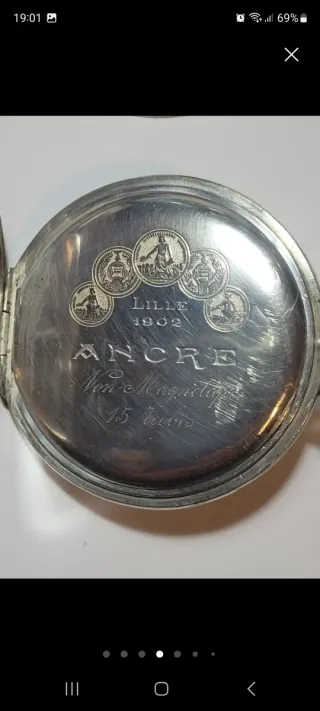 Reloj de bolsillo de plata, antiguo grabado