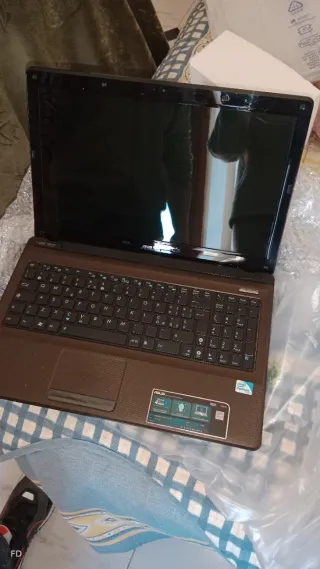 Portátil ASUS negro