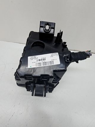 CAJA RELES / FUSIBLES OPEL CORSA F (3)