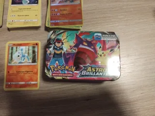 Lote 3 Cajas Pokémon Vacías + 4 Paquetes Cartas
